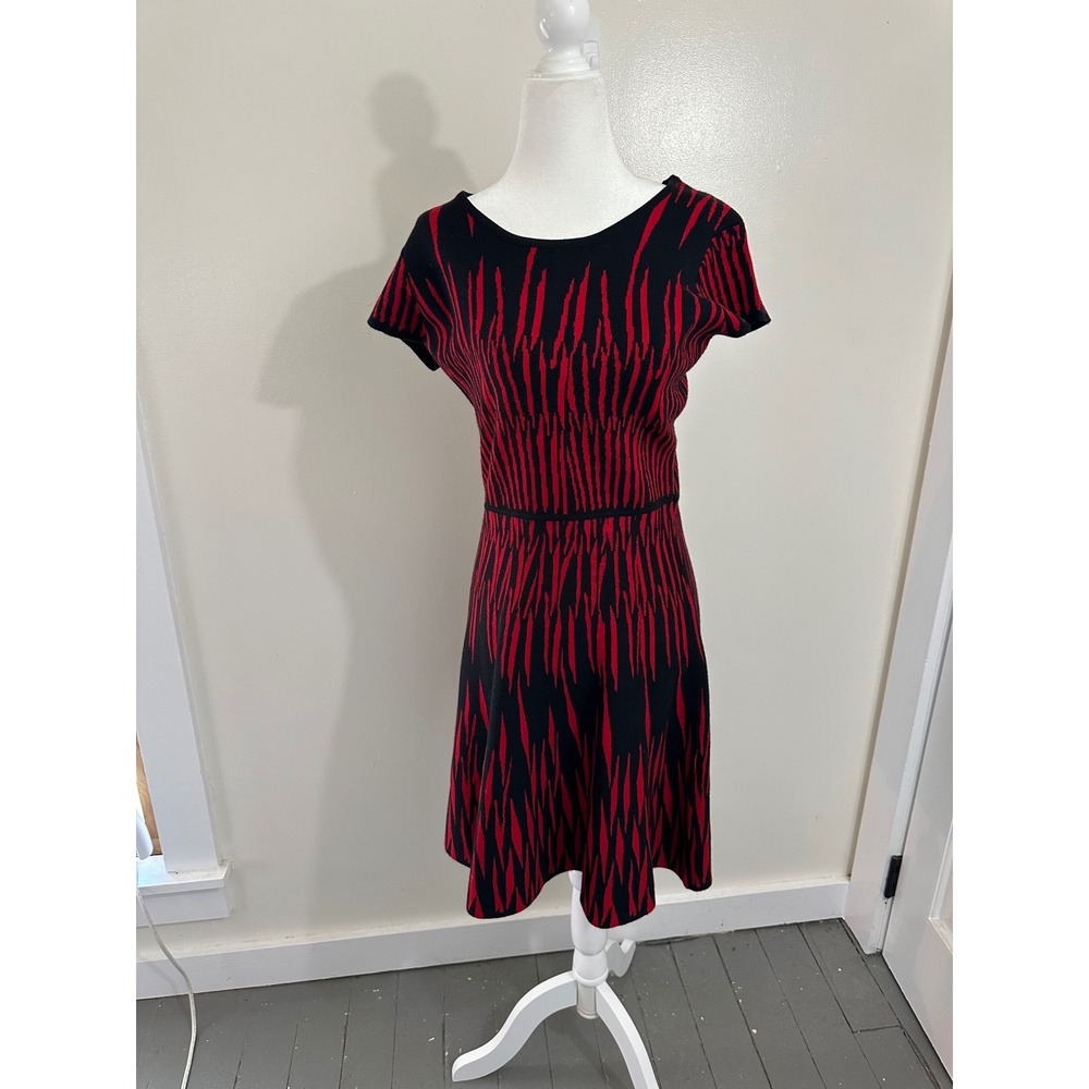 Sioni Red Black Abstract Knit Sweater Dress Short Sleeve Fit Flare Sz S NEW
